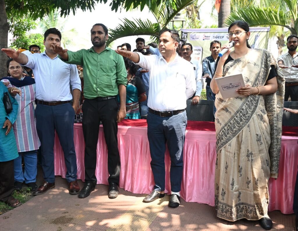 लोकसभा निर्वाचन-2024 : शहरी क्षेत्रों में मतदान प्रतिशत बढ़ाने के लिए मतदाताओं को करें जागरूक: रीना बाबासाहेब कंगाले 4 img 20240410 wa0061982540725978432570