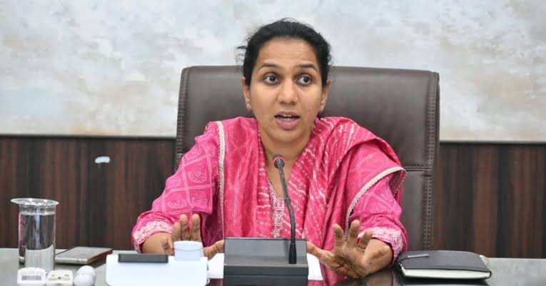 21 मई से 15 जून तक मनाया जायेगा जल जगार उत्सव : कलेक्टर नम्रता गांधी ने जलशक्ति अभियान प्रशिक्षण कार्यक्रम में दिए आवश्यक दिशा-निर्देश<br> 1 images 2024 05 18T125312.865