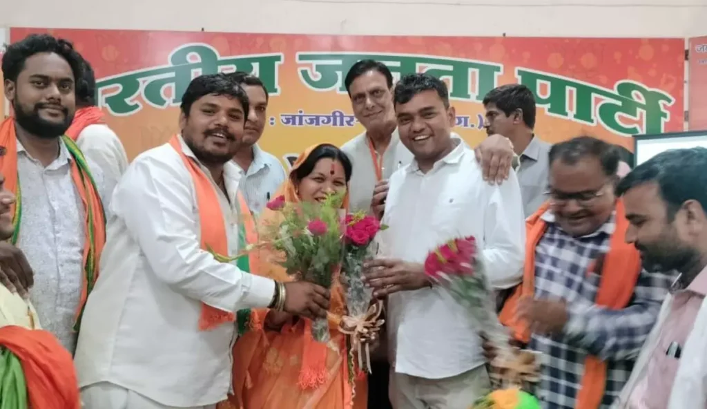 लोकसभा चुनाव भी हार गए शिवकुमार डहरिया, 60 हजार वोटों से कमलेश जांगड़े की जीत 1 3769259 untitled 70 copy 1024x592 1