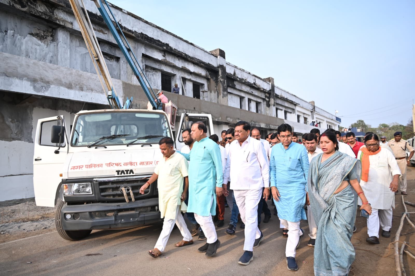 Minister-Led BJP Team Visits Baloda Bazar, Unveils Planned Conspiracy in Arson Attack
<br> 1 IMG 20240618 WA0019