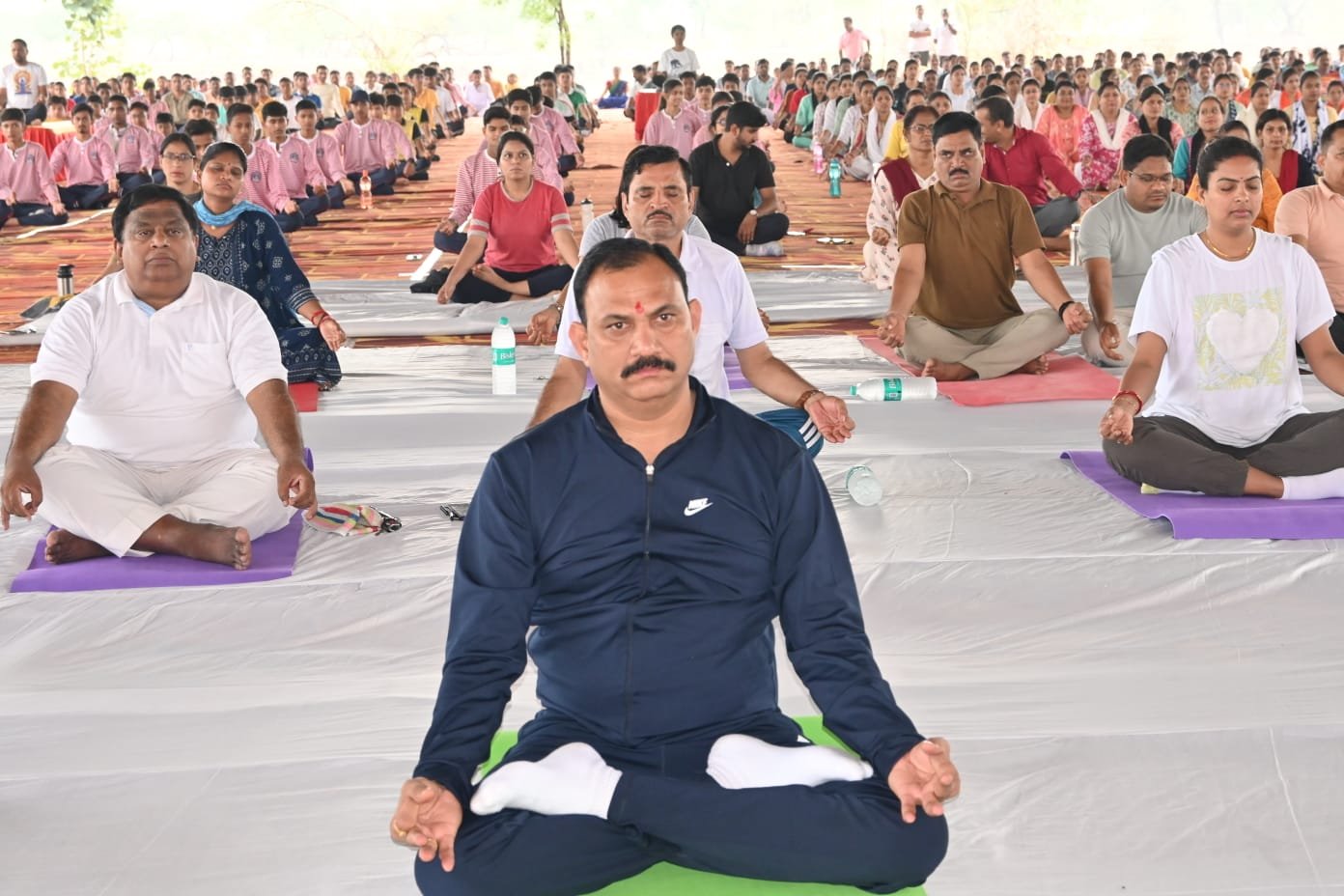 शारीरिक, मानसिक स्वास्थ्य एवं तनाव रहित जीवन का माध्यम है योग- श्याम बिहारी जायसवाल 1 IMG 20240621 WA0050