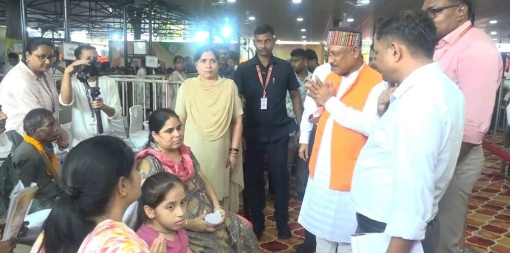 CG Breaking : जनदर्शन में CM साय आत्मीयता से मिल रहे हैं नागरिकों से 1 image editor output image254287658 1719471464954