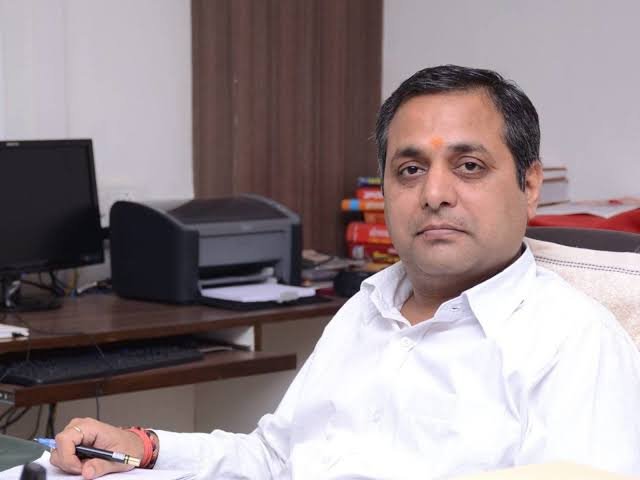 गरीबों के मकान पर बुलडोजर चलाने का कांग्रेस ने किया विरोध, शैलेश पांडे ने कहा -बरसात में गरीबों की झोपड़ी न तोड़ी जाए 1 images 2024 06 22T180926.310