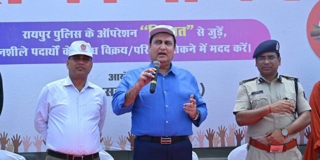 नशे को “ना” करें : नशा निषेध दिवस पर कमिश्नर ने दिलायी शपथ, भारतीय न्याय संहिता-23 के मूल तत्वों की दी गयी जानकारी 1 nasha 660x330 1