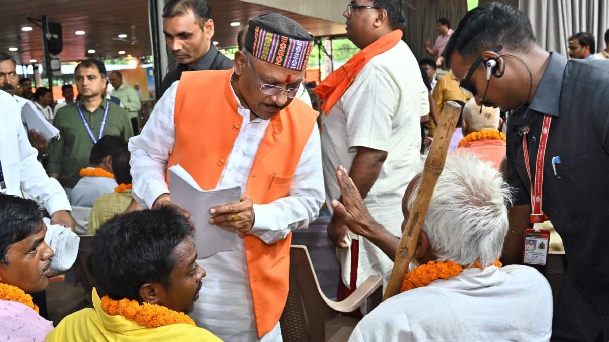 मुख्यमंत्री निवास में कल फिर जनदर्शन : लोगों से मिलेंगे CM विष्णुदेव साय, पहले जनदर्शन की लोगों की की थी तारीफ 1 CM Vishnudev Sai Jandarshan 2