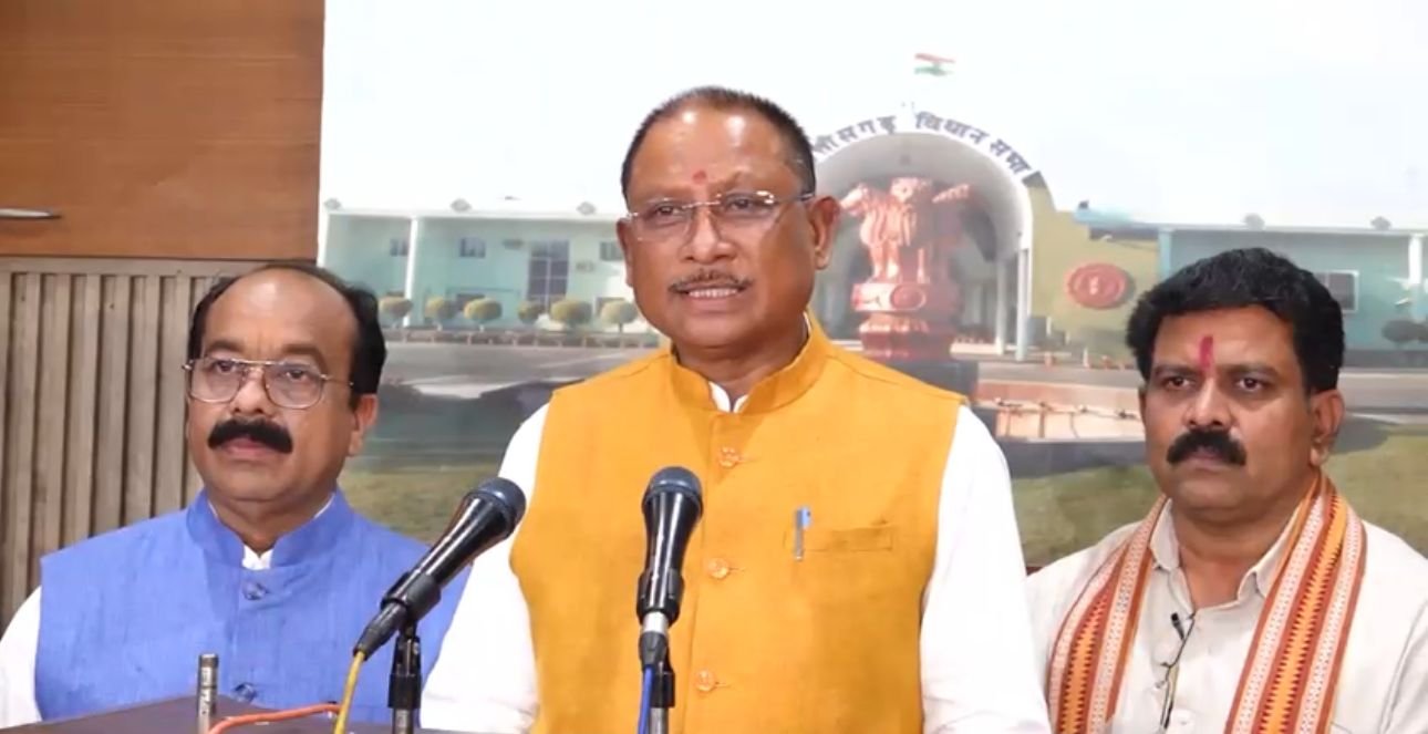 दिल्ली से लौटे CM विष्णुदेव साय.. मुलाक़ात को लेकर कही बड़ी बात, स्थापना दिवस के बारे में कहा.. 1 IMG 20240729 WA0031