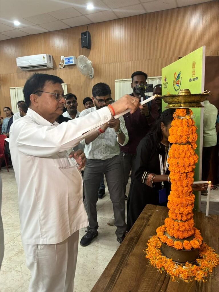 प्राथमिक और माध्यमिक स्कूलों के बच्चों को मिलेगी जल्द बड़ी सुविधा : उद्योग मंत्री की विशेष पहल पर कोरबा के शासकीय स्कूलों के बच्चों को अब मध्यान्ह भोजन के साथ मिलेगा पौष्टिक नाश्ता भी 2 img 20240706 wa00318070648720166866335