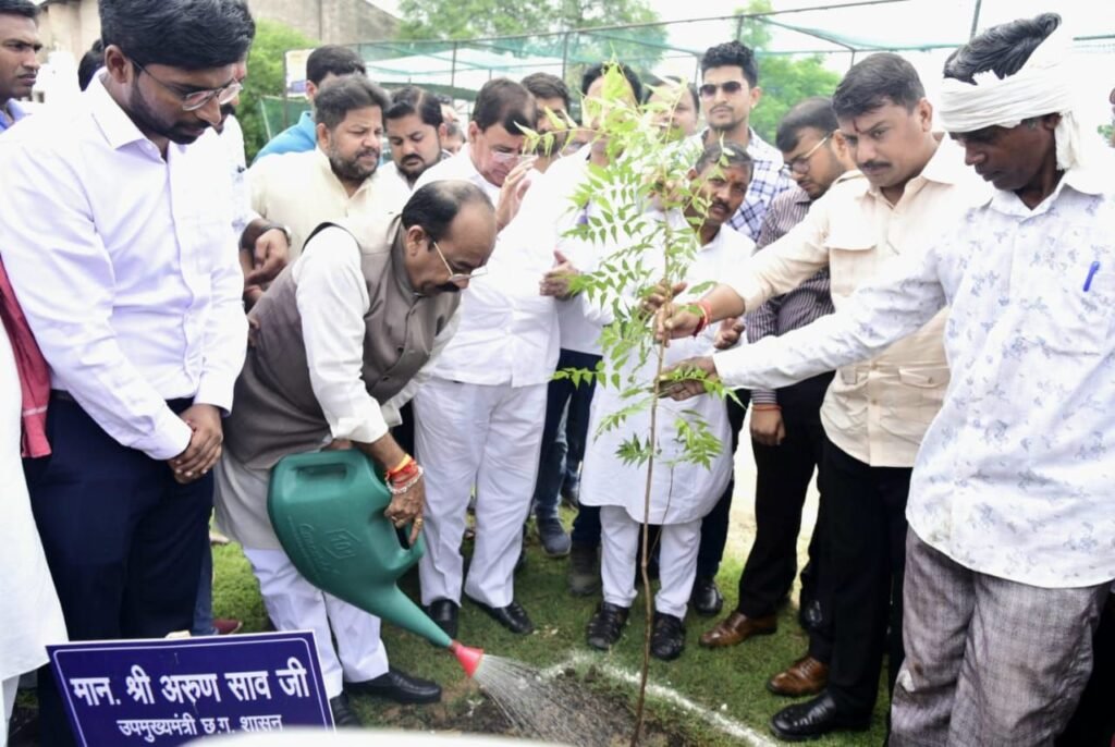 डिप्टी CM अरुण साव ने 15 करोड़ रुपए लागत के 94 विकास कार्यो का किया भूमिपूजन, कहा – शहरों के विकास के लिए नहीं होगी राशि की कमी 4 img 20240708 wa00396001529823510090899