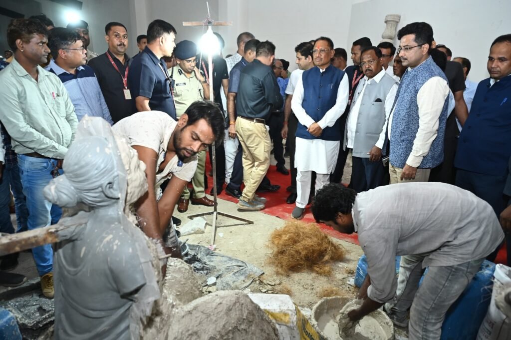CM विष्णुदेव साय ने निर्माणाधीन म्युजियम का किया निरीक्षण : नवा रायपुर में 45 करोड़ रूपए की लागत से लगभग 10 एकड़ भूमि पर बना रहा है ‘शहीद वीर नारायण सिंह आदिवासी स्वतंत्रता संग्राम सेनानी संग्रहालय, आदिवासी संस्कृति और सभ्यता का जीवंत केन्द्र बनकर उभरेगा संग्रहालय 3 1000648776
