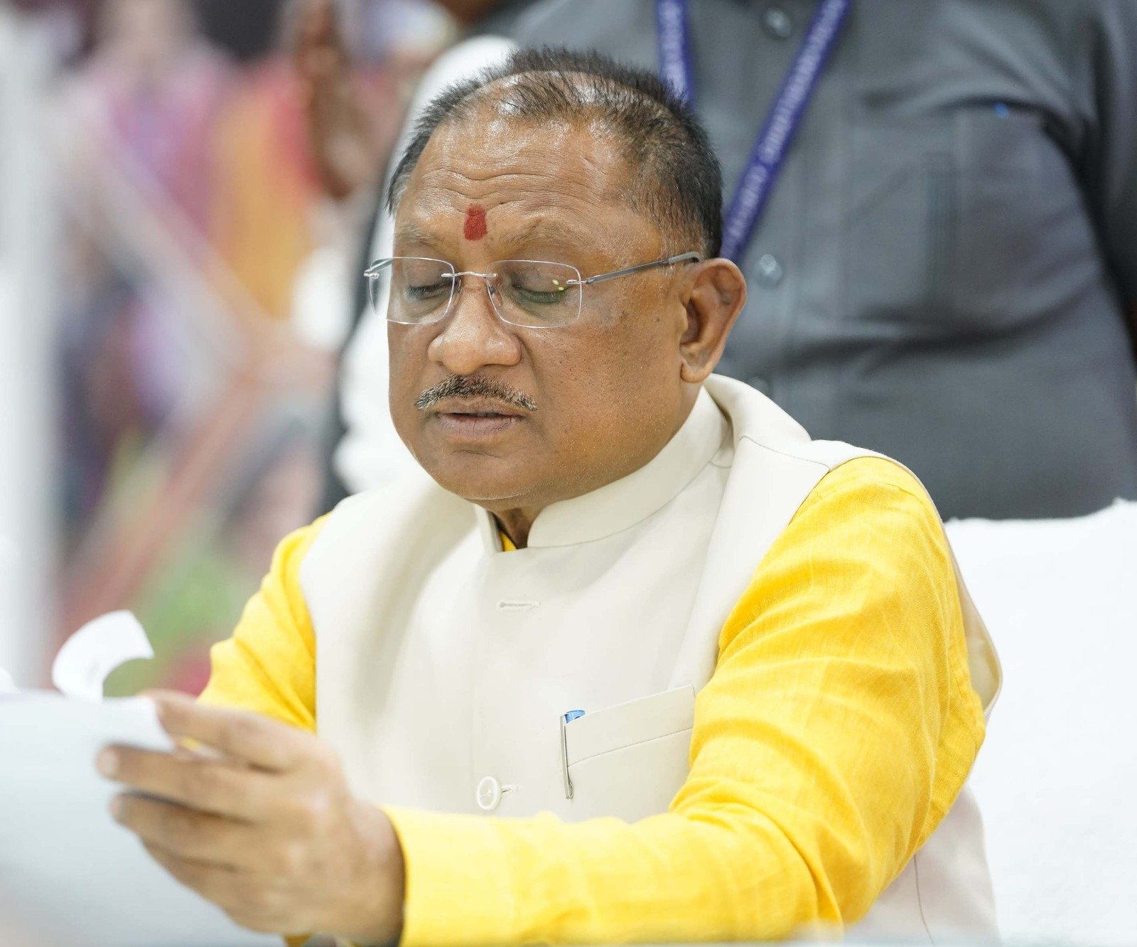 खपरी गांव के लोगों को जर्जर सड़कों से मिलेगी मुक्ति : CM विष्णु देव साय ने संबंधित अधिकारियों को दिए त्वरित कार्रवाई के निर्देश, मुख्यमंत्री की संवेदनशीलता का जताया ग्रामीणों ने आभार 1 IMG 20240808 WA0045