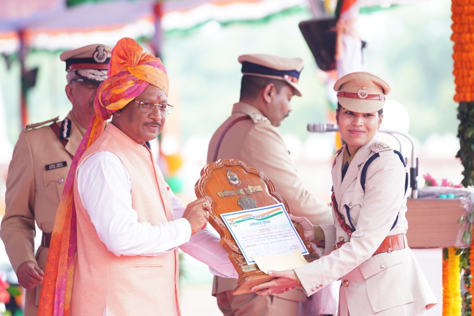 स्वतंत्रता दिवस समारोह : CM विष्णुदेव साय ने CG पुलिस के 46 अधिकारियों एवं जवानों को पुलिस वीरता, राष्ट्रपति पदक एवं पुलिस पदक से किया सम्मानित, देखे सूची… 1 IMG 20240815 WA0081