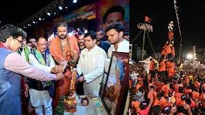 विशाल दही हांडी उत्सव में शामिल हुए CM विष्णुदेव साय : दही हांडी फोड़ कर गोविंदा टोलियों का किया उत्साहवर्धन, कहा – कृष्ण लीला हमें सिखाती है जीवन जीने की कला 1 download 7 2