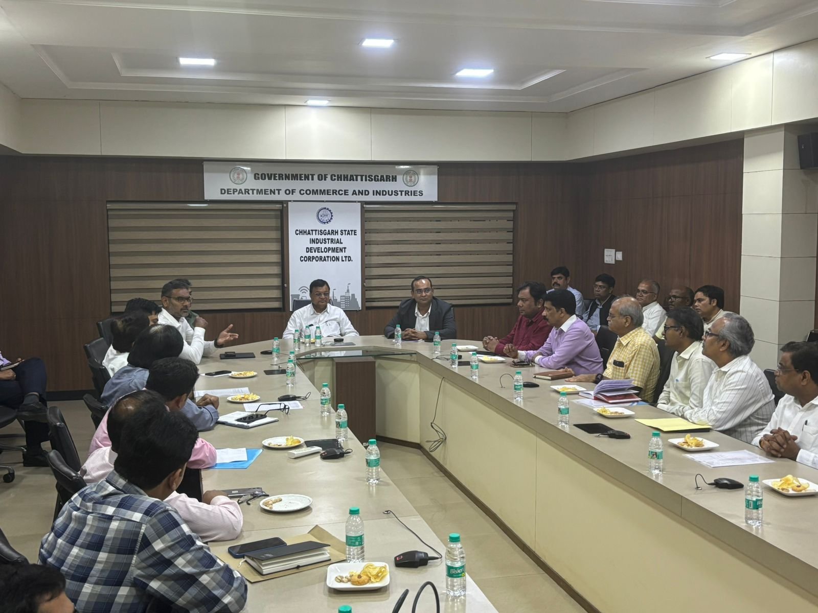 उद्योग मंत्री की सीमेंट उद्योगपतियों को दो टूक, सीमेंट दर न बढ़ाए 1 IMG 20240919 WA0071