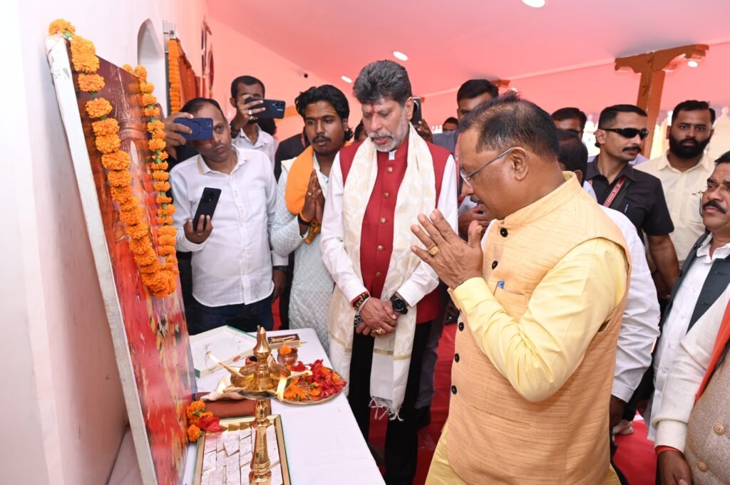 मुख्यमंत्री विष्णु देव साय ने बस्तर दसराहा पसरा के 2.99 करोड़ के विकास कार्य का किया लोकार्पण, बस्तर दशहरा की सांस्कृतिक धरोहर को समर्पित 3 1000832068