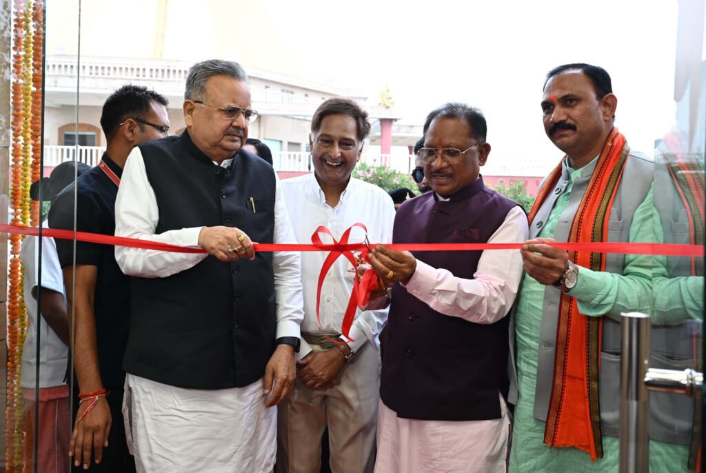 मुख्यमंत्री विष्णु देव साय ने नया रायपुर में सत्य सांई नर्सिंग कॉलेज का उद्घाटन, स्वास्थ्य सेवाओं में नई पहल 6 1000870310