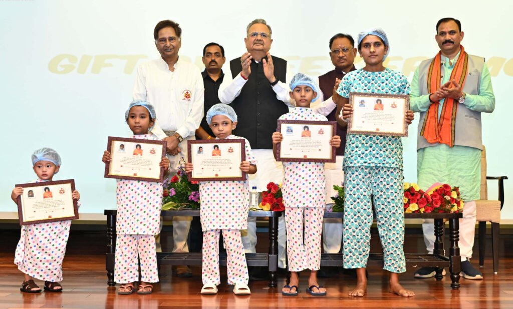 मुख्यमंत्री विष्णु देव साय ने नया रायपुर में सत्य सांई नर्सिंग कॉलेज का उद्घाटन, स्वास्थ्य सेवाओं में नई पहल 3 1000870318