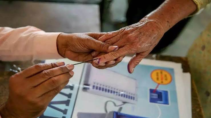 रायपुर दक्षिण विधानसभा उपचुनाव: नाम वापसी का अंतिम दिन, चुनावी मैदान में बचे उम्मीदवार 1 images 16 10 1
