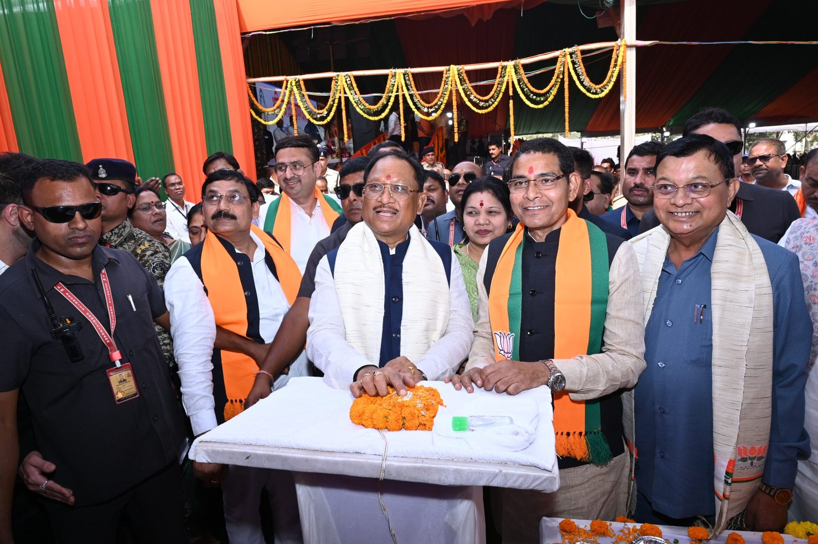 बलौदाबाजार में बीएड महाविद्यालय और ट्रांसपोर्ट नगर की स्थापना की घोषणा, 60 करोड़ से अधिक के विकास कार्यों का भूमि पूजन-लोकार्पण 1 IMG 20241108 WA0022 scaled