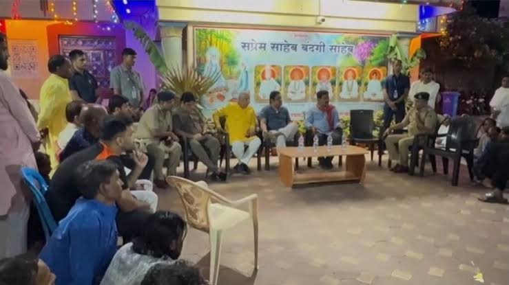 बलौदाबाजार: दामाखेड़ा आश्रम में उपद्रवियों ने फेंका जलता हुआ बम, जमकर हुई पत्थरबाजी; 11 गिरफ्तार 1 images 16 17