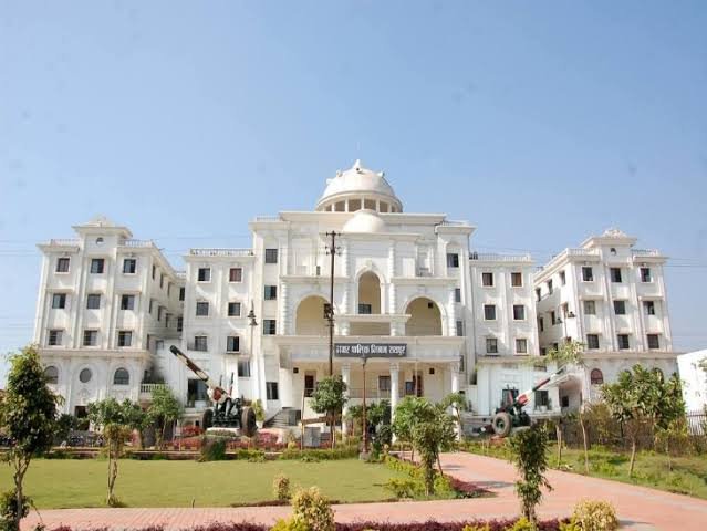 रायपुर नगर निगम में वार्ड आरक्षण प्रक्रिया पूरी: SC/ST के लिए 12 सीटें, OBC और महिलाओं के लिए 58 वार्ड, महापौर पद का आरक्षण लॉटरी से होगा तय 1 images 7 6