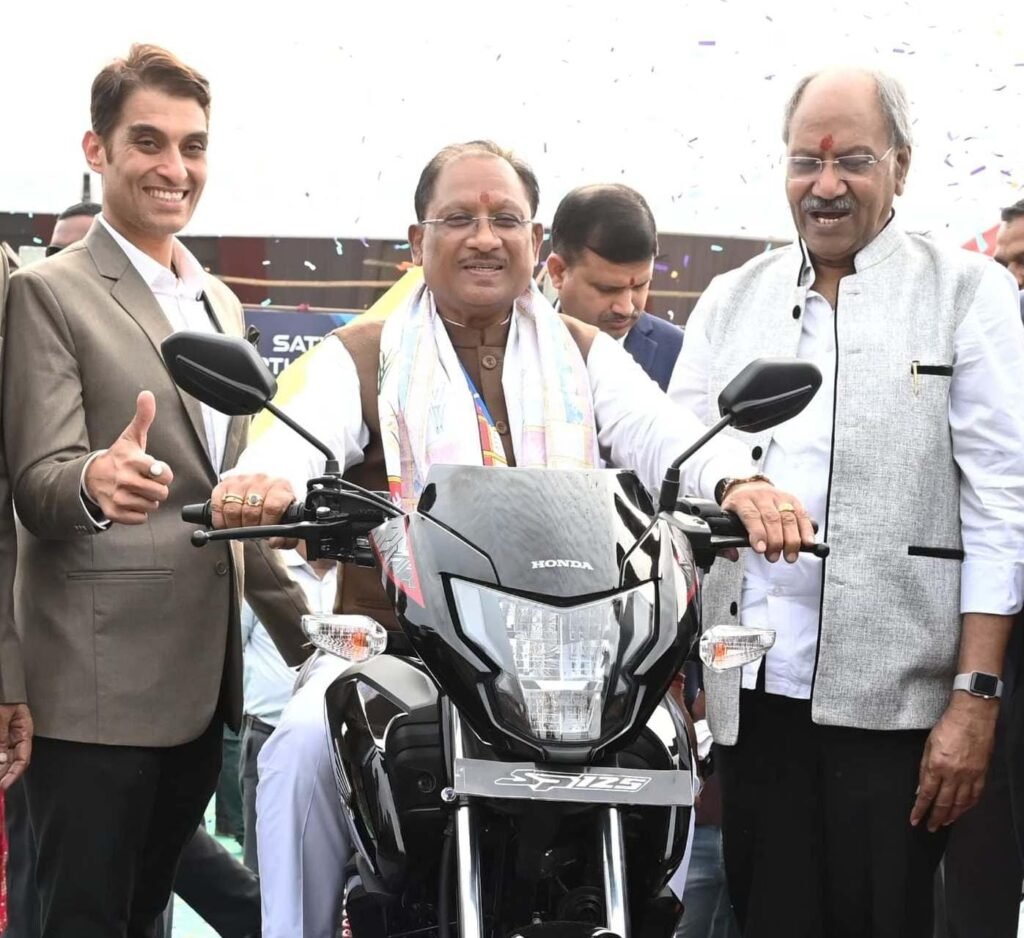 CM विष्णु देव साय ने राडा ऑटो एक्सपो 2025 का किया उद्घाटन: किसानों की आय बढ़ने से ऑटो सेक्टर में हो रही तेजी, राज्य सरकार ने लाईफटाइम रोड टैक्स पर 50 प्रतिशत छूट का किया ऐलान 2 1001175355