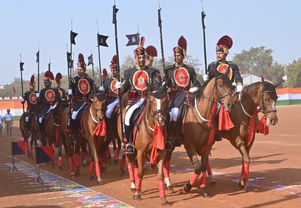 गणतंत्र दिवस 2025: रायपुर में राज्यपाल रमेन डेका ने मार्चपास्ट की सलामी ली, तेलंगाना पुलिस और छत्तीसगढ़ सशस्त्र बल (महिला) ने जीते बेस्ट कंटिजेंट अवॉर्ड 2 1001211319