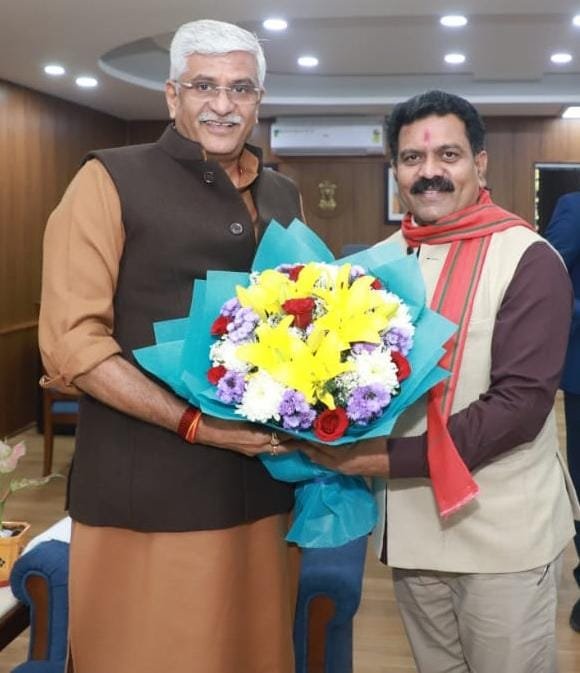 उपमुख्यमंत्री विजय शर्मा ने केंद्रीय पर्यटन मंत्री गजेंद्र सिंह शेखावत से की मुलाकात, छत्तीसगढ़ में पर्यटन को नई गति देने के लिए 200 करोड़ रुपये के दो बड़े परियोजना प्रस्ताव केंद्र को सौंपे 1 IMG 20250106 WA0032