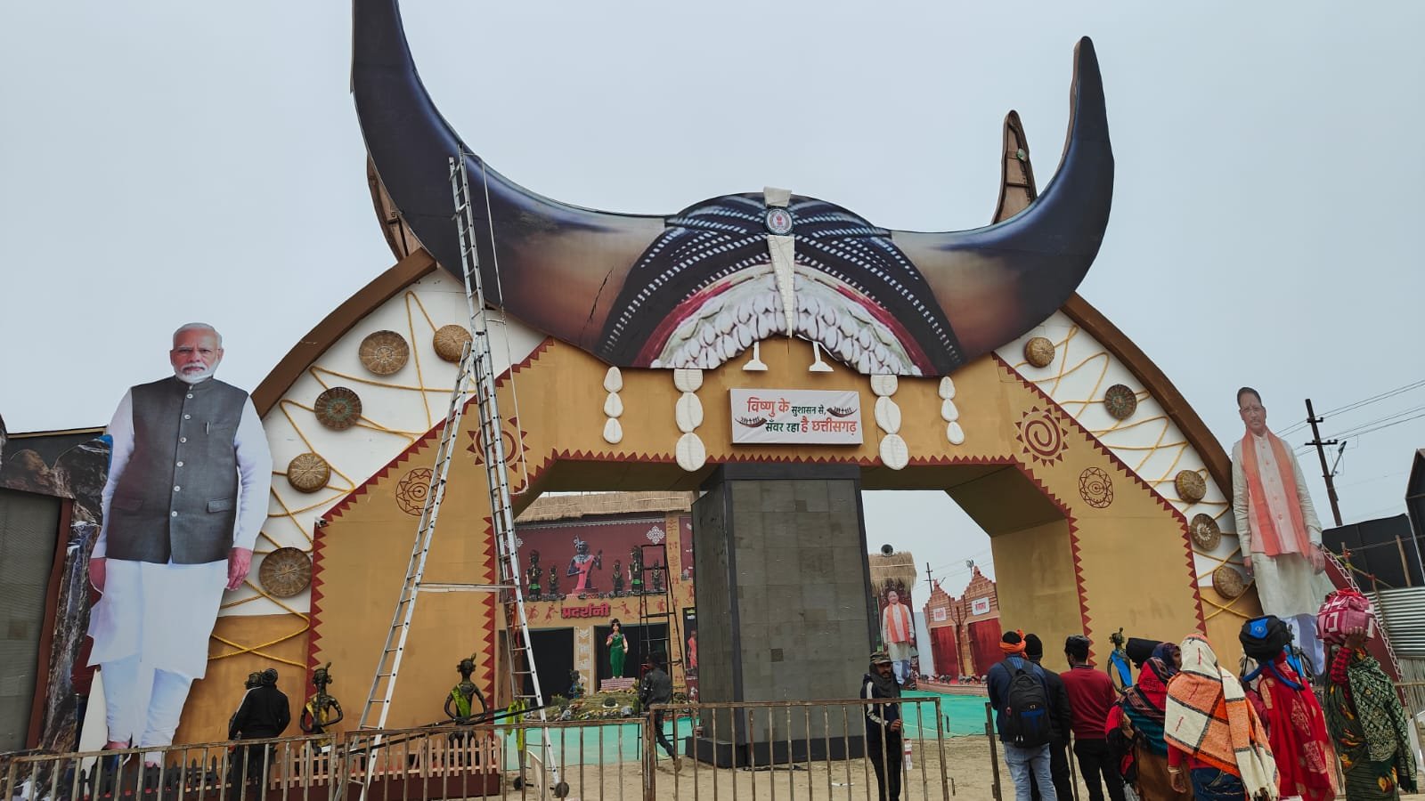 महाकुंभ में छत्तीसगढ़ पैवेलियन बना श्रद्धालुओं का आकर्षण: मुख्यमंत्री विष्णुदेव साय के नेतृत्व में राज्य की कला, संस्कृति और योजनाओं की भव्य प्रस्तुति से उमड़ी जबरदस्त भीड़ 1 IMG 20250114 WA0076