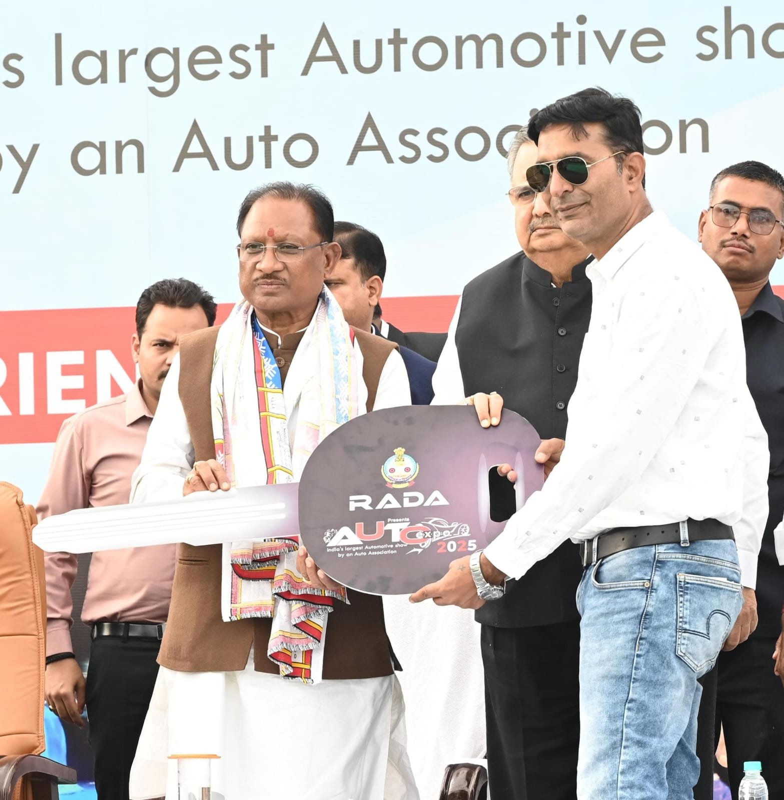 CM विष्णु देव साय ने राडा ऑटो एक्सपो 2025 का किया उद्घाटन: किसानों की आय बढ़ने से ऑटो सेक्टर में हो रही तेजी, राज्य सरकार ने लाईफटाइम रोड टैक्स पर 50 प्रतिशत छूट का किया ऐलान 1 IMG 20250116 WA0037