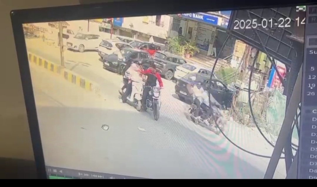 Traffic Cop Allegedly Punches Girl in Face; CCTV Footage Surfaces 1 IMG 20250123 132309 1