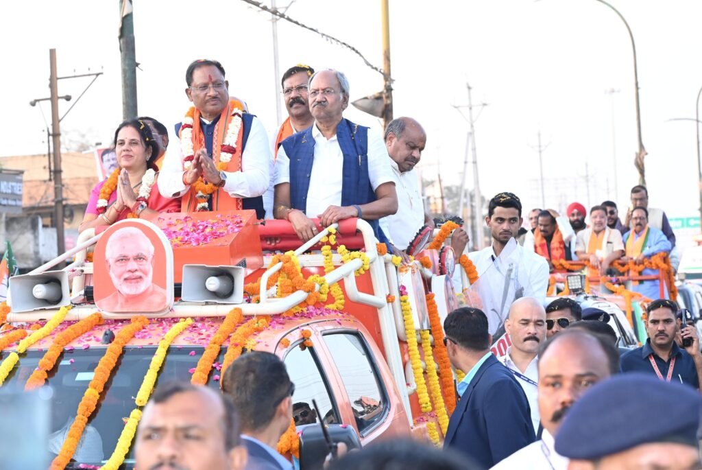 भाजपा का महाअभियान! रायपुर में ऐतिहासिक रोड शो के जरिए सीएम साय ने जनता से मांगा समर्थन, कमल खिलाने की अपील! 4 1001263528