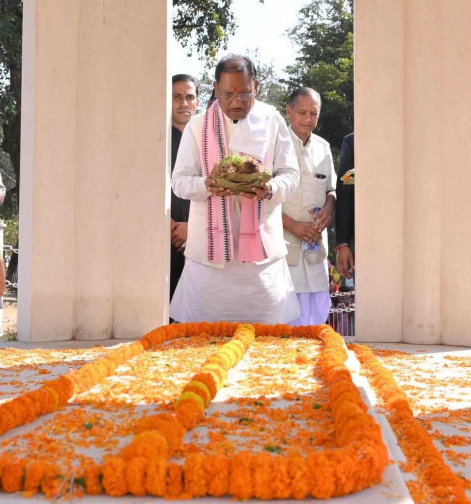 गहिरा में विष्णु महायज्ञ में शामिल हुए मुख्यमंत्री विष्णु देव साय: संत गहिरा गुरु आश्रम में की पूजा-अर्चना, सनातन धर्म और समाज सुधार में गहिरा गुरु संत समाज की भूमिका को बताया अहम, सामूहिक विवाह में नवविवाहित जोड़ों को दिया आशीर्वाद 3 1001273609