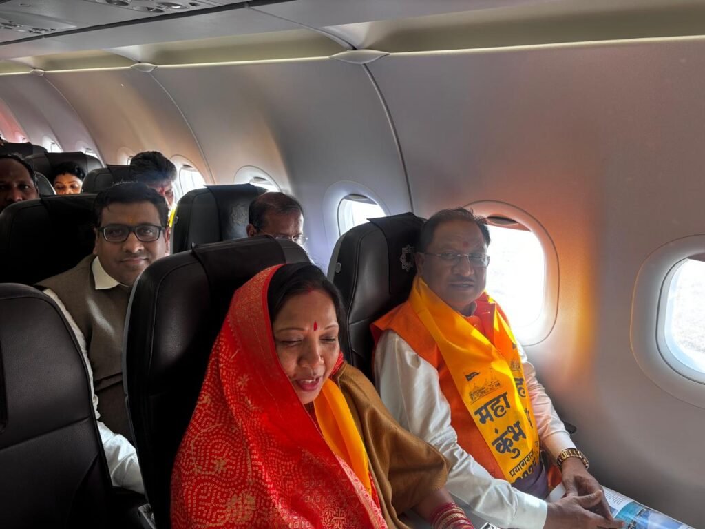 महाकुंभ 2025 के लिए मुख्यमंत्री विष्णुदेव साय प्रयागराज रवाना: राज्यपाल रमेन डेका और विधानसभा अध्यक्ष रमन सिंह भी साथ, संगम में लगाएंगे आस्था की डुबकी 2 1001278025