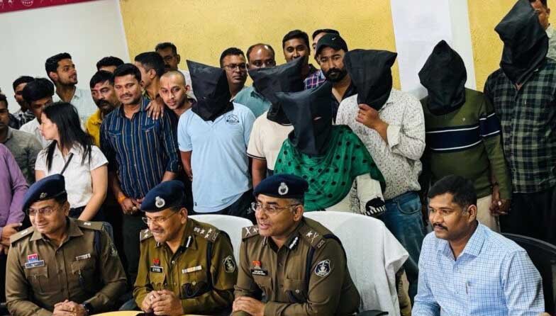 रायपुर में फिल्मी अंदाज में डकैती: पूर्व BSF सूबेदार निकला मास्टरमाइंड, 10 गिरफ्तार, लाखों की लूट बरामद 1 16 6