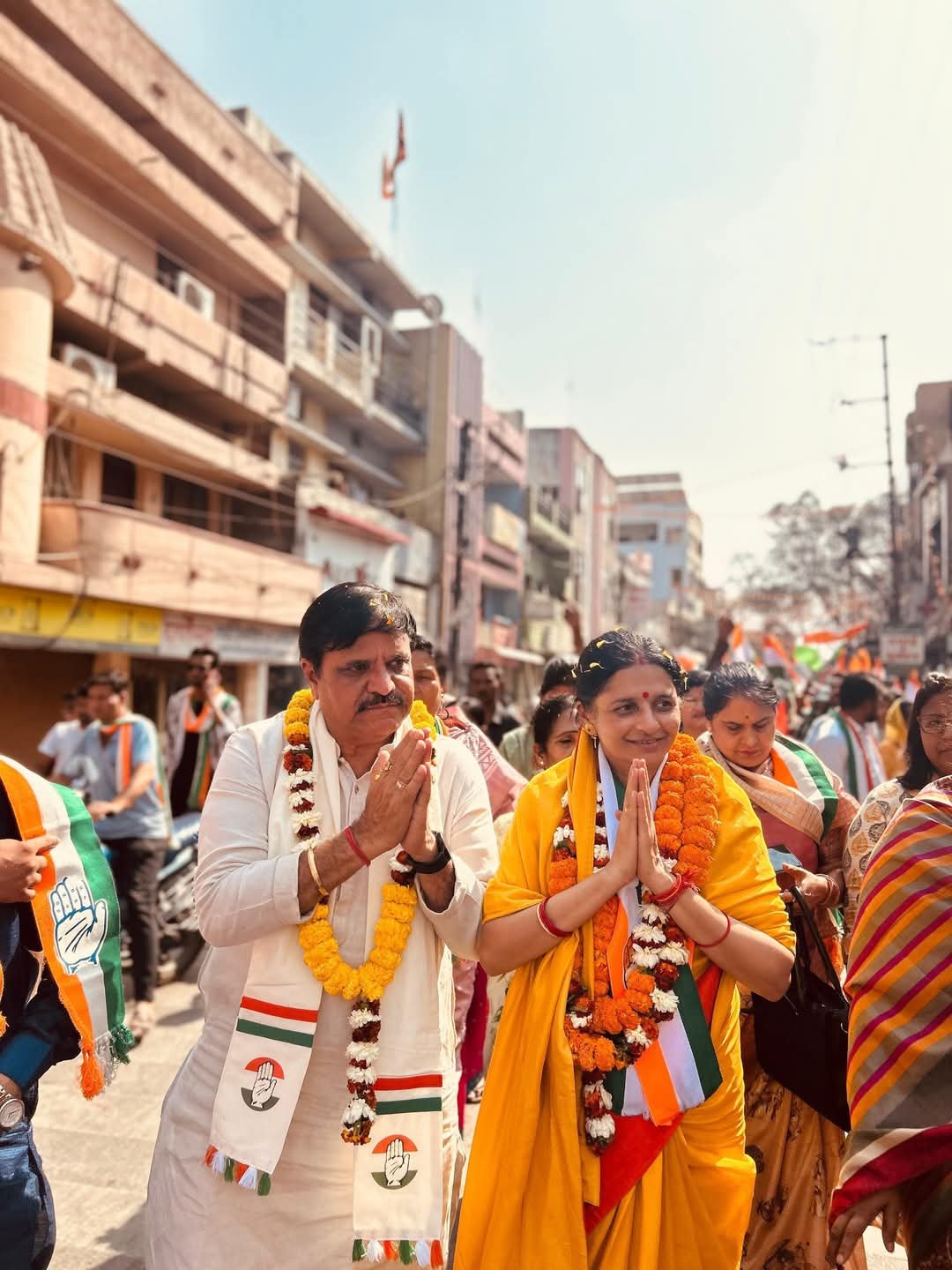 रायपुर नगर निगम चुनाव 2025: कांग्रेस महापौर प्रत्याशी दीप्ति प्रमोद दुबे का जनसंपर्क अभियान, तालाब-मैदान बचाने का वादा, 11 फरवरी को पंजे के निशान पर वोट देने की अपील 1 IMG 20250202 WA0141