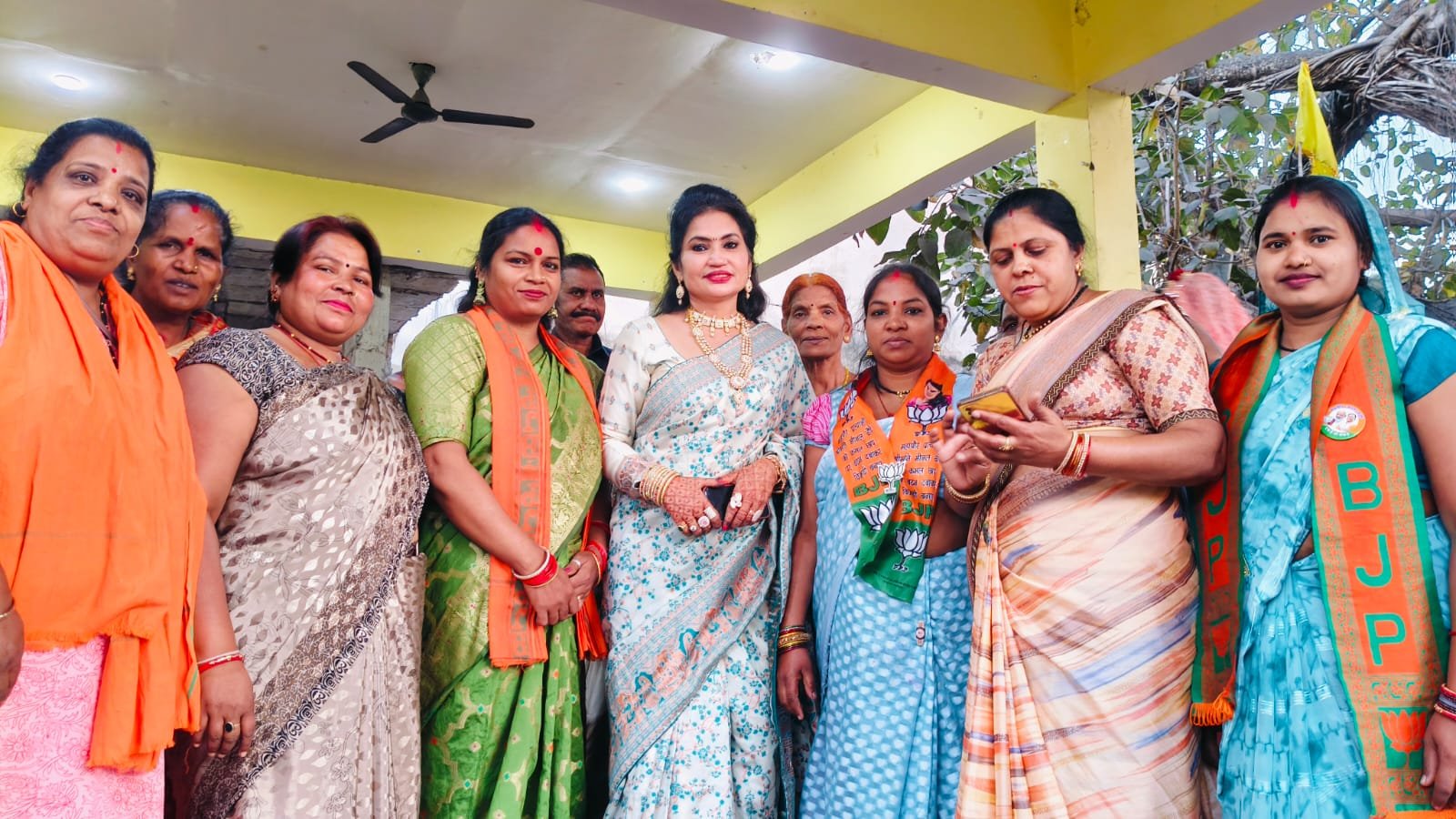 छत्तीसगढ़ी सुपर स्टार मोना सेन ने कृष्णा पंचूराम भारती के समर्थन में किया जोरदार प्रचार 1 IMG 20250210 WA0039