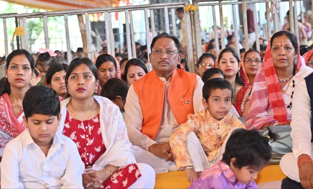मधेश्वर महादेव धाम में शिव महापुराण कथा में पहुंचे मुख्यमंत्री विष्णुदेव साय, 27 मार्च को होगा समापन, उसी दिन फिर शुरू होगी मुख्यमंत्री तीर्थयात्रा योजना 2 1001423125