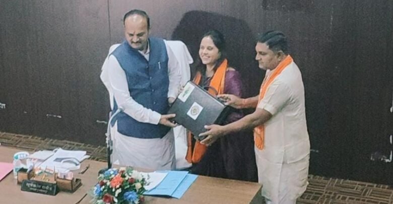 रायपुर नगर निगम का 1529 करोड़ का बजट पेश: मेयर मीनल बोलीं – ‘बेटी अब बेबस नहीं’, महिलाओं के लिए वर्किंग वुमेंस हॉस्टल, सुरक्षा और रोजगार पर खास जोर! 1 IMG 20250328 WA0053 780x405 1