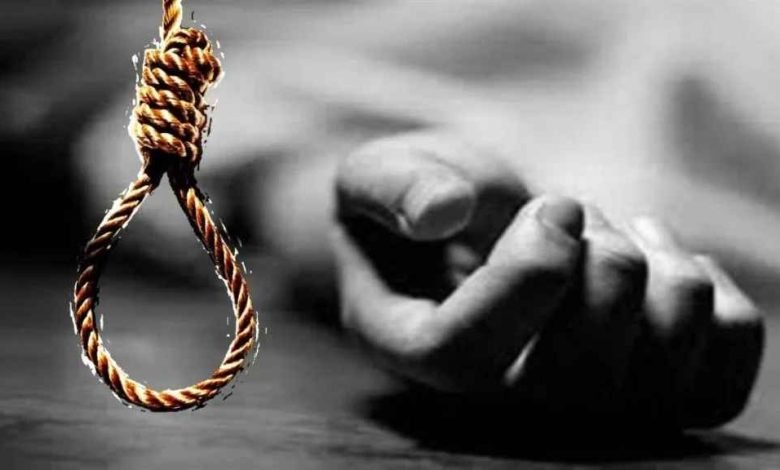 जशपुर में शर्मनाक लापरवाही: दुष्कर्म पीड़िता नाबालिग ने बालिका गृह के बाथरूम में फांसी लगाकर दी जान, प्रबंधन पर उठे सवाल 1 image 2025 03 18T163618.679 780x470 1