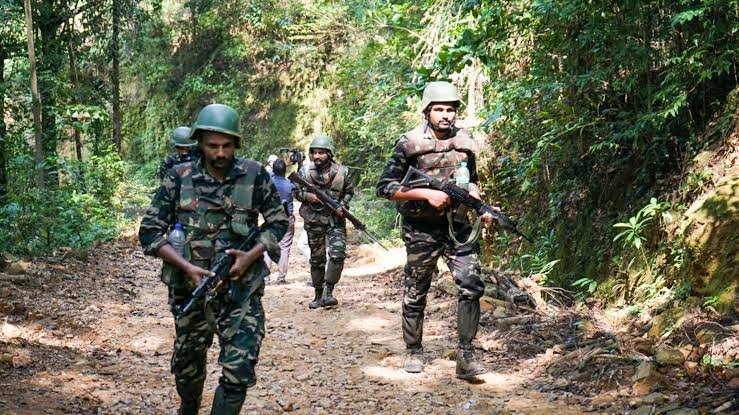 बस्तर में दो मुठभेड़ों में 22 नक्सली ढेर: बीजापुर में 18, कांकेर में 4 नक्सली मारे गए; गोलीबारी जारी 1 images 19 4 2