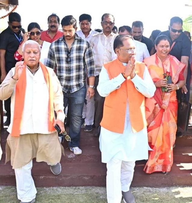 CM विष्णुदेव साय ने बगिया में किया पर्यावरण वाटिका का लोकार्पण: तितली जोन, एडवेंचर जोन और औषधीय पौधों से सजी वाटिका में बच्चों को बांटे फल-ड्राय फ्रूट्स 3 1001470205