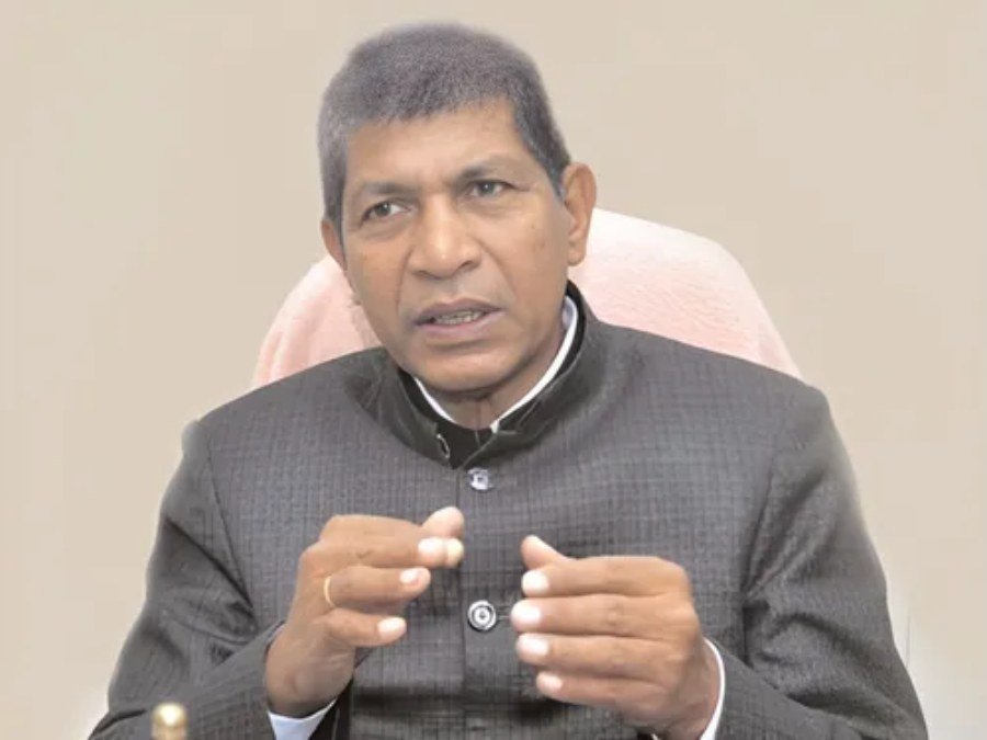 DG प्रमोशन पर बवाल: पूर्व मंत्री ननकी राम कंवर ने पीएम मोदी को लिखा पत्र, IPS हिमांशु गुप्ता की पदोन्नति को बताया अवैध, UPSC को गुमराह करने का लगाया आरोप 1 BeFunky design 2 1 1