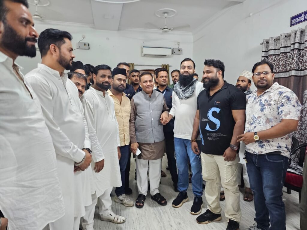 दुर्ग : ऑपरेशन सिंदूर की सफलता पर सजी "सिंदूरी एकता उत्सव", वक्फ बोर्ड अध्यक्ष डॉ सलीम राज हुए शामिल 3 1001636799