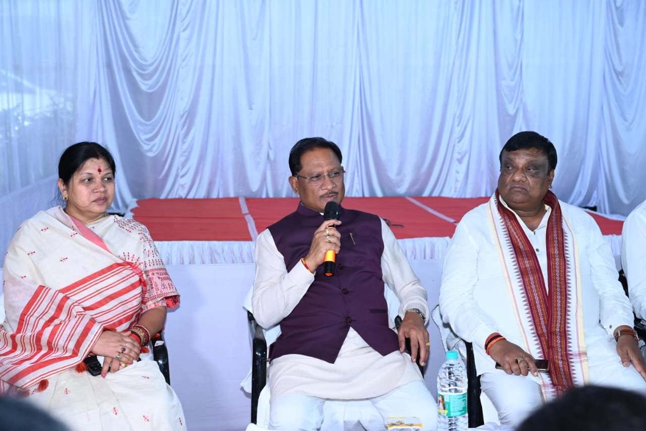 सुशासन तिहार के तहत जांजगीर-चांपा पहुंचे मुख्यमंत्री विष्णु देव साय : सामुदायिक संगठनों से की मुलाकात, विकास और रोजगार योजनाओं की दी जानकारी 1 IMG 20250506 WA0001