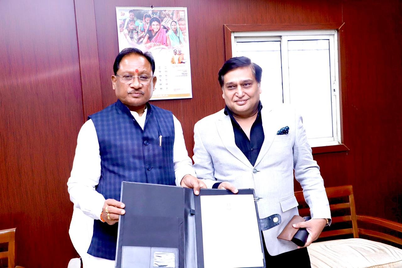छत्तीसगढ़ को मिली मेगा इंडस्ट्रियल बूस्ट : रायपुर में बनेगी देश की सबसे उन्नत ट्रांसफॉर्मर फैक्ट्री, 300 करोड़ का निवेश, हज़ारों युवाओं को मिलेगा रोजगार 1 IMG 20250526 WA0011