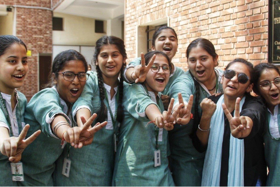 CBSE Class 10 Board Results... 90.52% Students Passed in Chhattisgarh: Once again, Girls Outperform Boys with 92.31% Compared to 88.94% 1 cr 20250513682302568b929
