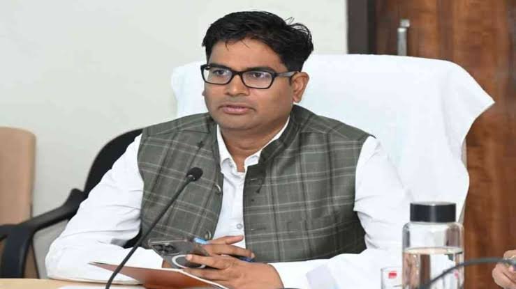 Chhattisgarh Minister Uses Empty Files to Tackle Graft in Land Registry 1 images 24 5 1