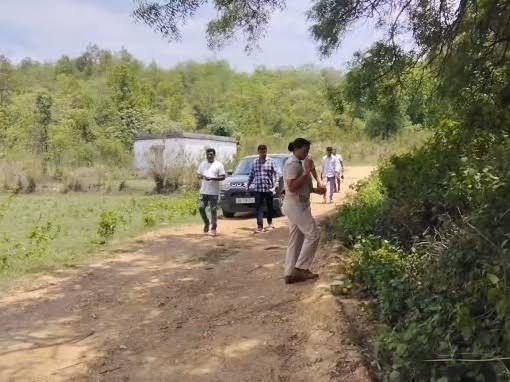 Naxals Loot 5,000 Kg Explosives in Major Security Breach on Chhattisgarh-Odisha Border, Statewide Alert Issued 1 images 26 31 2