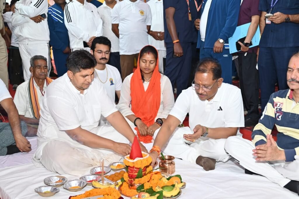 CM Sai Leads Yoga Day Celebrations in Jashpur 2 1001834127