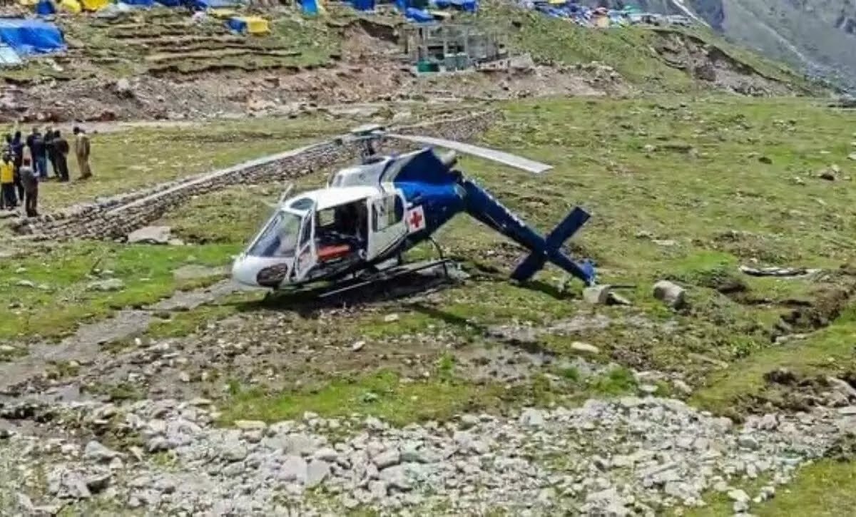 हेलीकॉप्टर हादसा: केदारनाथ यात्रा के दौरान 7 श्रद्धालुओं की मौत, चारधाम हेलीकॉप्टर सेवा पर रोक 1 2441605 chardham yatra helicopter crash
